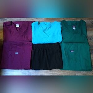 3 pair of barely worn X large scrubs